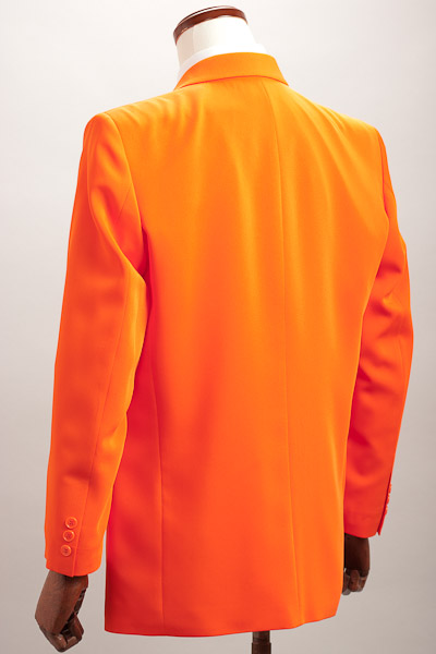 桐山さんスーツ｜オレンジ色のスーツ | カラースーツ ダブル オレンジ、橙色スーツ | ゴールデンボンバー衣装 |  喜矢武豊さんスーツ【通販、販売、メンズ、ステージ衣装、上野屋シャツ店】